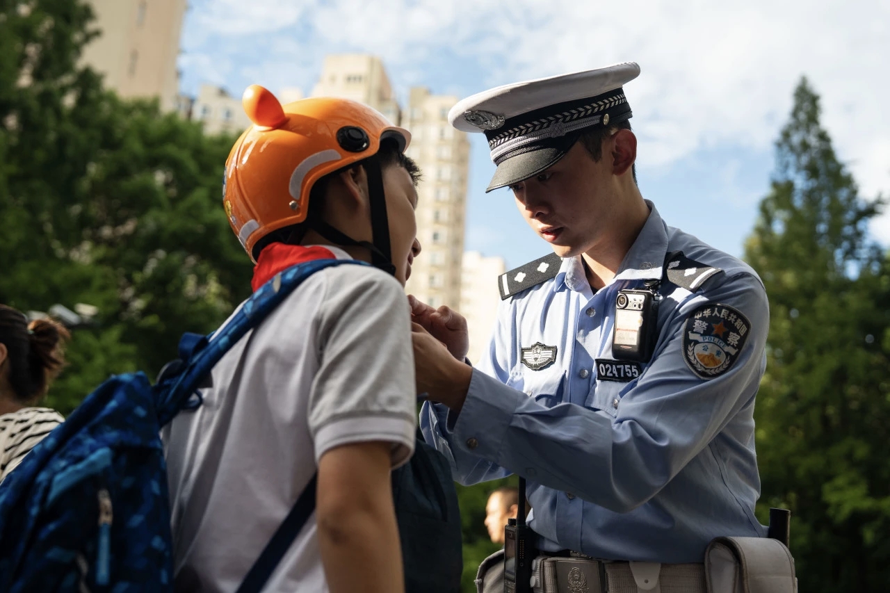 点击打开图片新闻 - 上海公安机关多措并举护航秋季开学