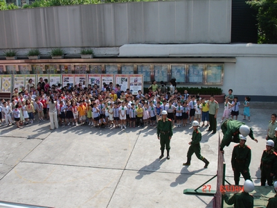 学生进警营 Br 暑期学消防